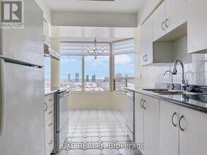 Building Photo - 700 Constellation Dr