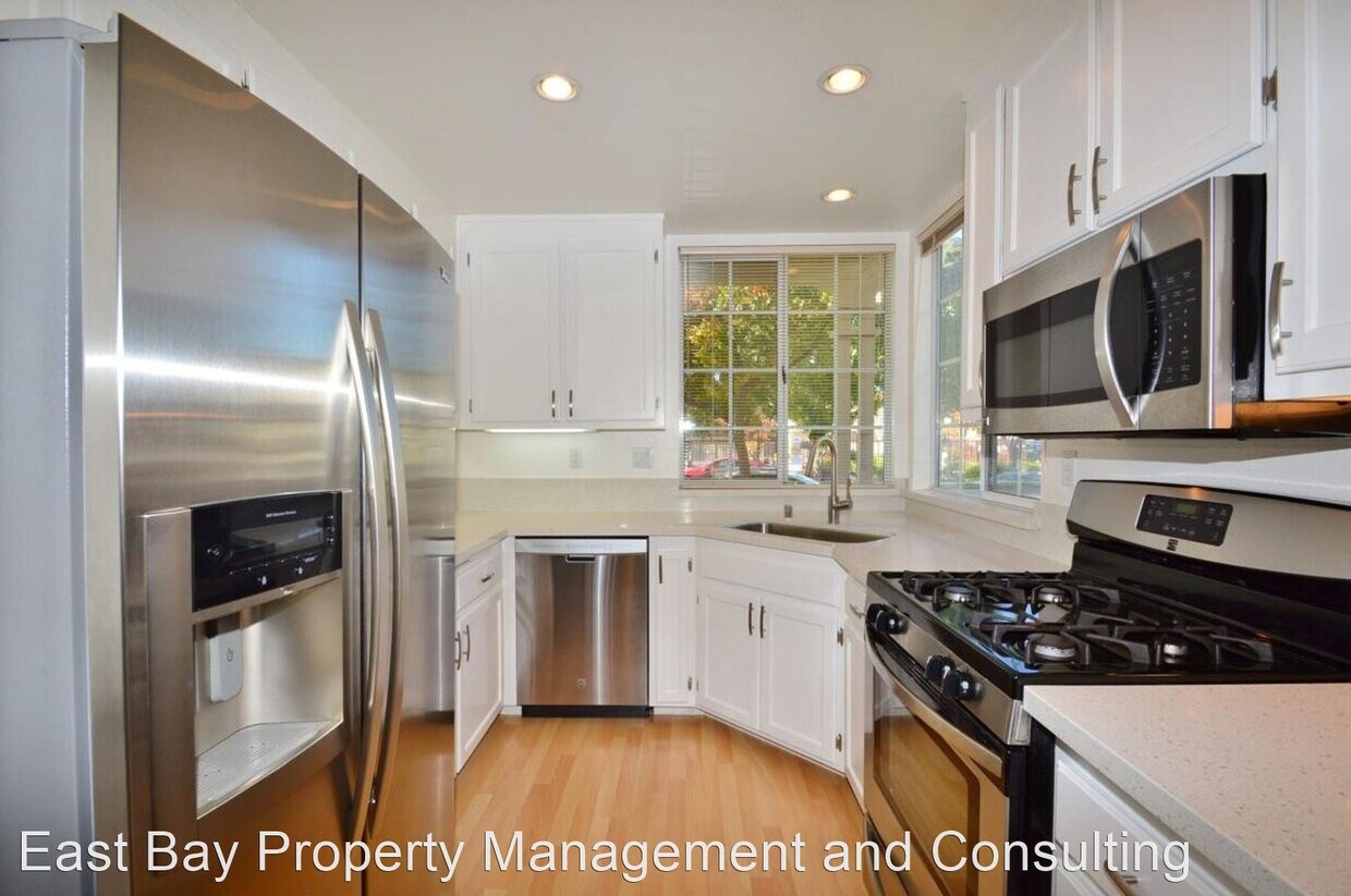 Primary Photo - 3 br, 3 bath House - 39880 Parada St.