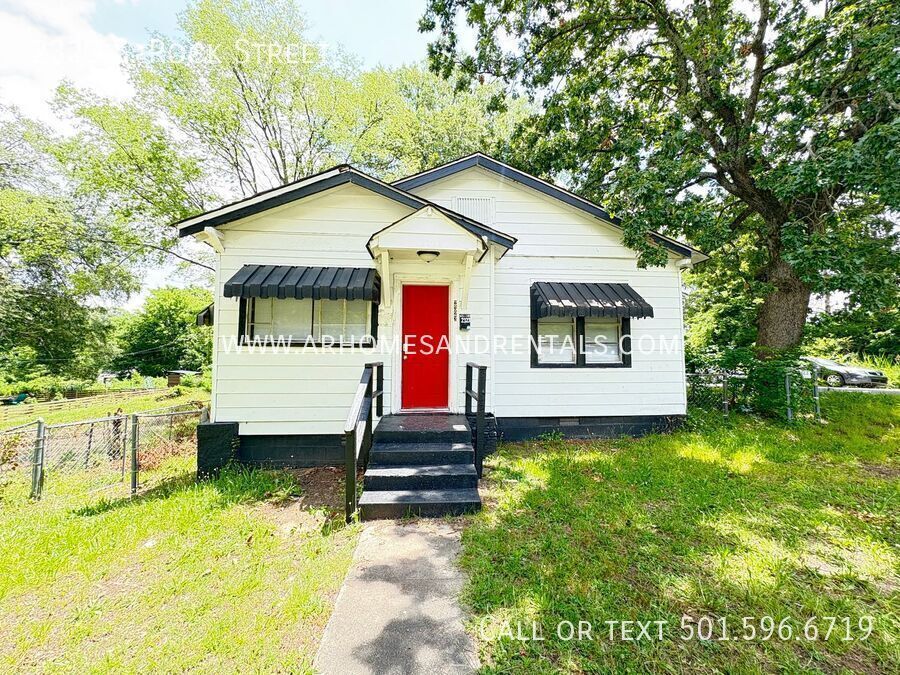 Primary Photo - 2323 S Rock St