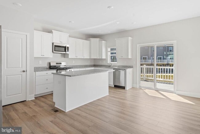 Building Photo - 29424 Oxford Dr