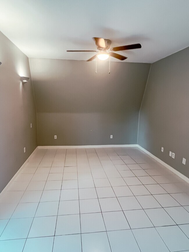 Foto del edificio - 14319 Henry Rd