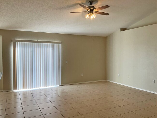 Building Photo - 1749 James Pointe Dr