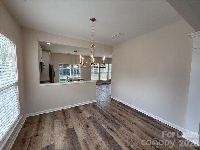 Foto del edificio - 3404 Laurenhurst Ln