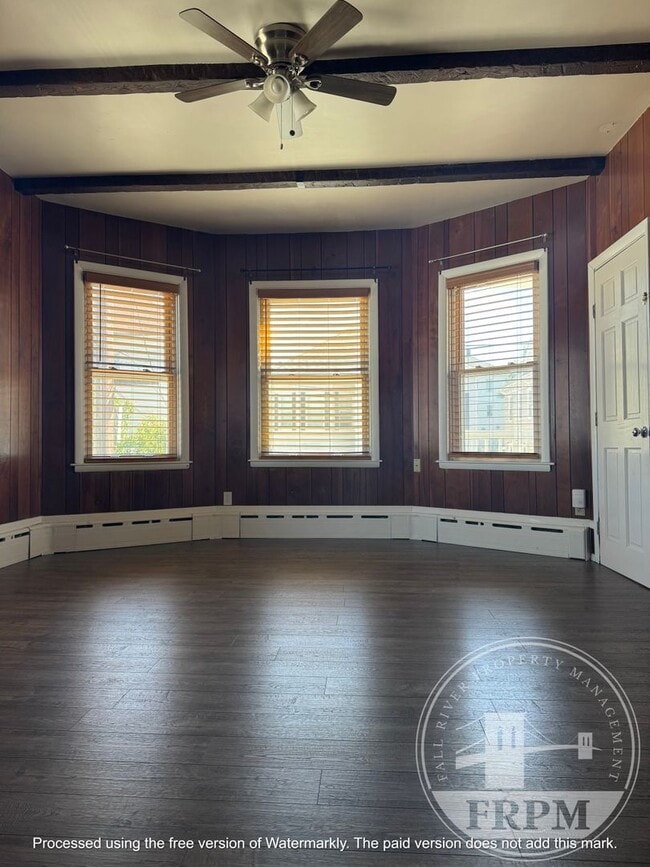 Building Photo - 463-465 Sawyer St