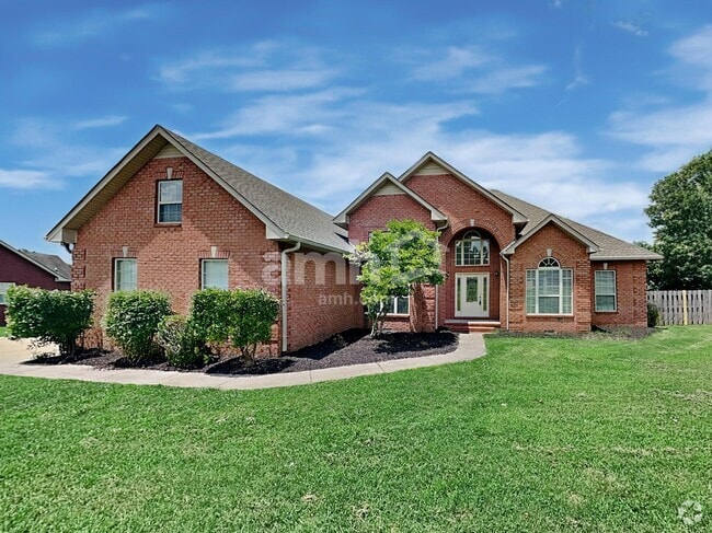 Building Photo - 210 Fox Hunt Ln