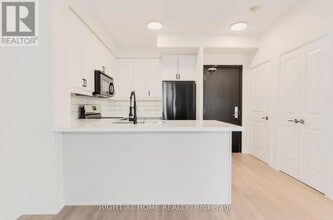 Building Photo - 70 Absolute Ave