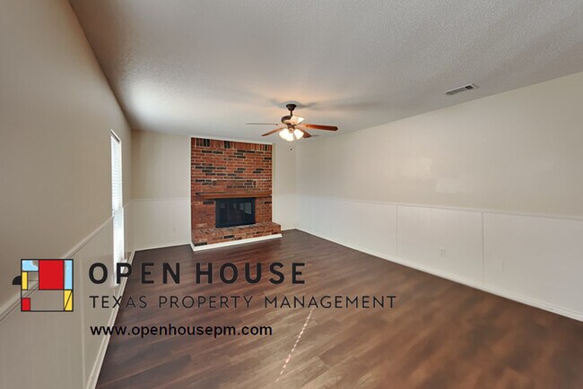 Building Photo - 1313 Autumn Trl, Lewisville