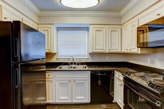 Kitchen - 1903 Portsmouth
