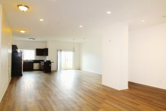 Primary Photo - 819 D Ave