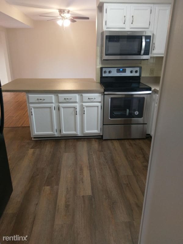 Building Photo - 3 br, 2 bath Townhome - 829 Malabu Dr