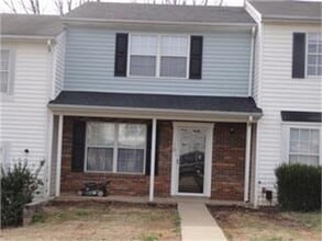 Building Photo - 119 Pebble Ct