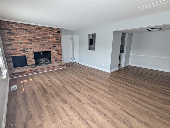 Building Photo - 6920 Carriage Hill Dr