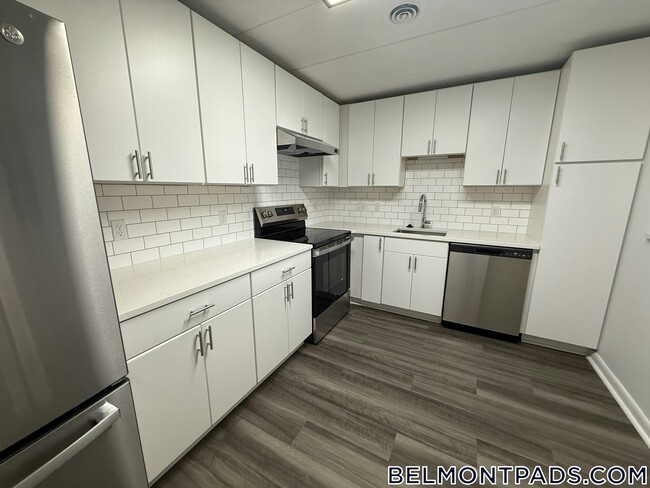 Building Photo - 53 Hill Rd