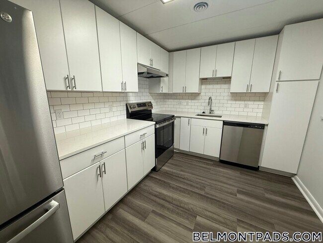 Building Photo - 55 Hill Rd