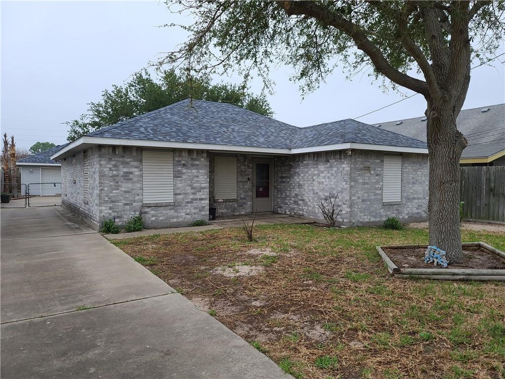 Building Photo - 1938 Woodcrest Dr