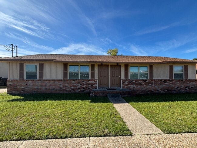 Building Photo - 4113-4115 W 22nd St