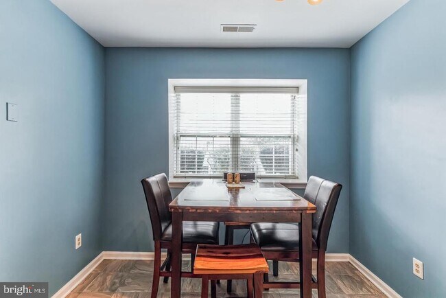 Foto del edificio - 105 Hawthorne Ct