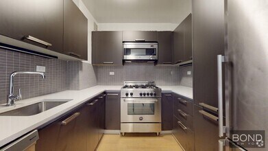 Building Photo - 222 E 39th St