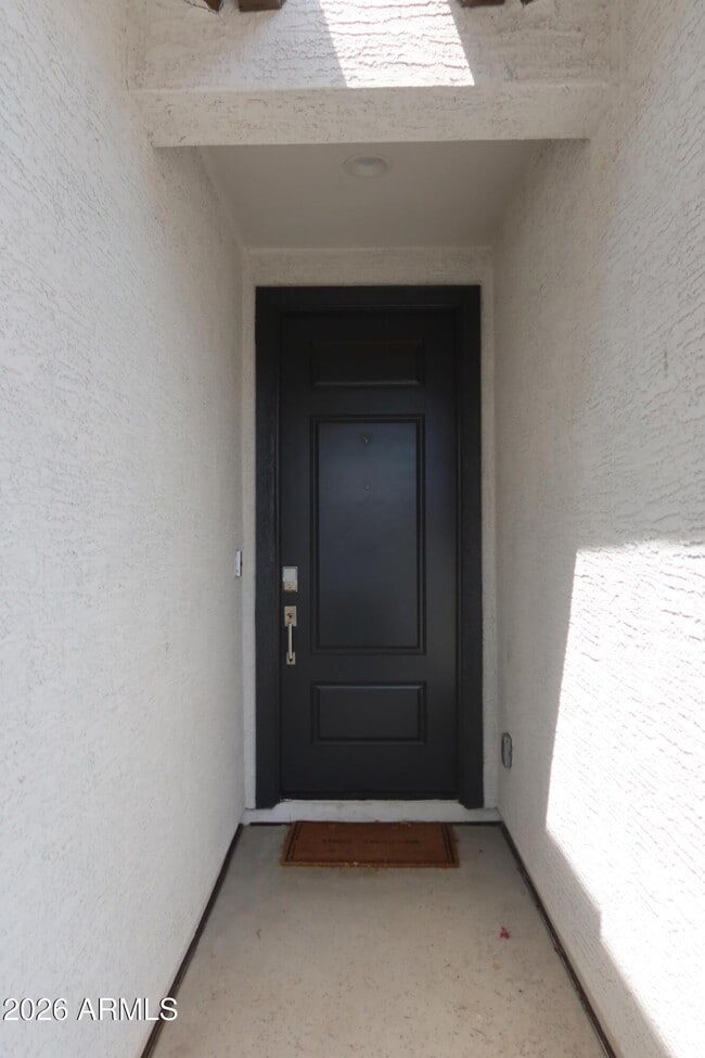 Building Photo - 662 S Olympic Dr