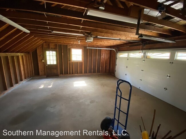 Building Photo - 3 br, 2 bath House - 297 Nace Rd