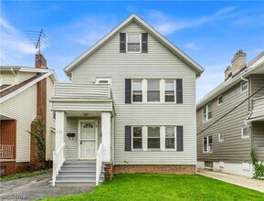 Building Photo - 1460 E 204th St