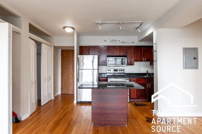 Photo - 4180 N Marine Dr Apartment