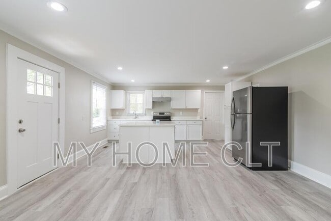 Foto del edificio - 2336 Barry St