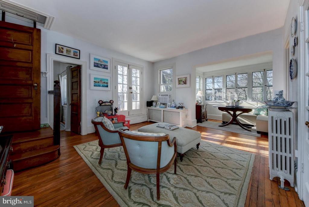 Foto principal - 1622 1/2 29th St NW