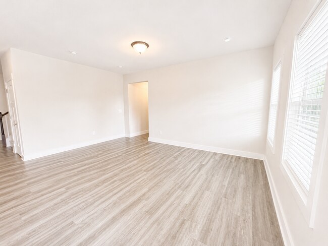 Building Photo - 404 Cattail Holw Wy