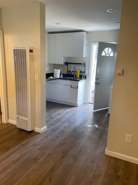 Private entry way - 5272 Yorkton Way