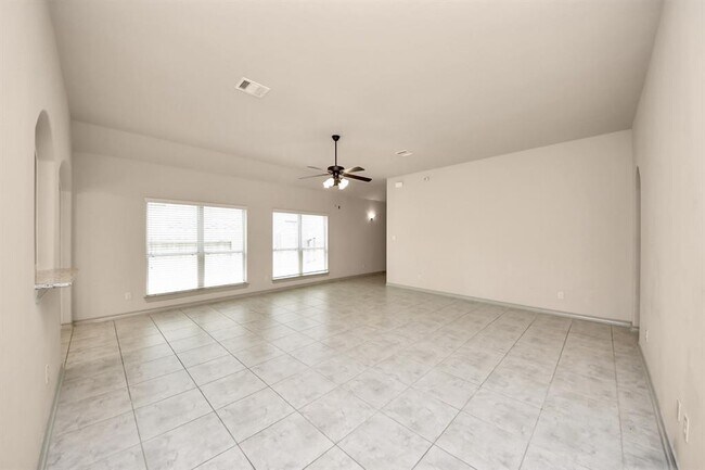 Building Photo - 2407 Argos Dr