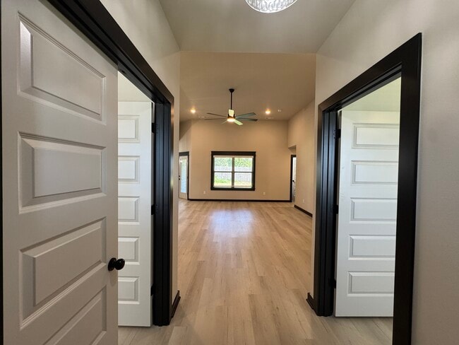 Foto del edificio - 3204 SW Camden Dr