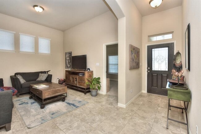 Building Photo - 117 Salt Fork Dr
