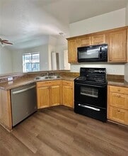 Building Photo - 130 Sunburst Ct