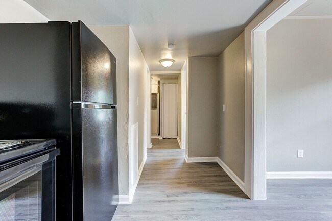 Foto del edificio - 1 bed 1 bath apartment for lease!