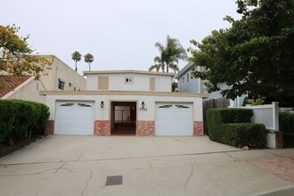Building Photo - 7711 W 82nd St
