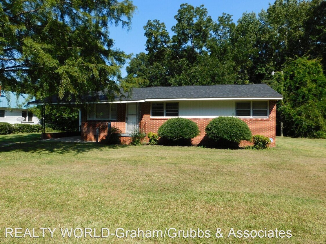 Foto principal - 3 br, 1 bath House - 13141 Church Street