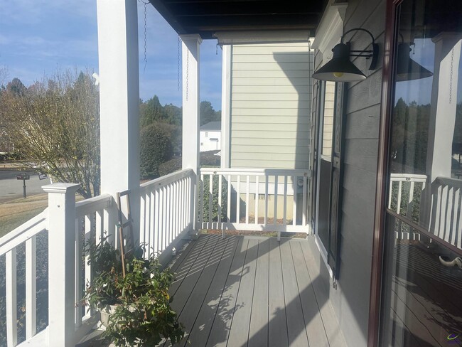 Foto del edificio - 338 Ivystone Dr