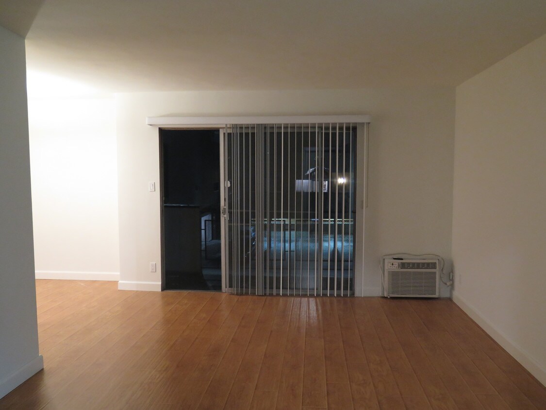 Building Photo - 928 N Alfred St