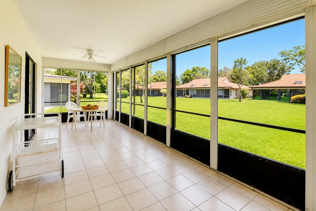 Foto del edificio - 5895 Autumn Lake Ln