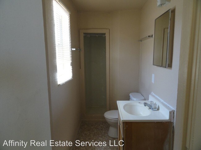 Building Photo - 2610 Mountain View Dr