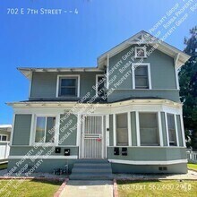 Building Photo - 702 E 7th St