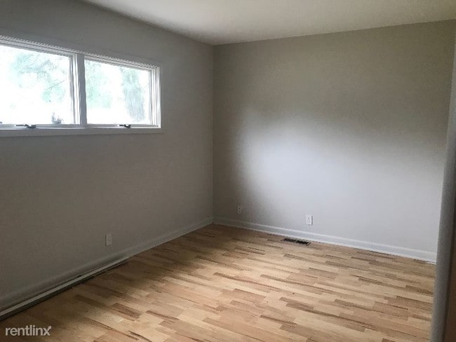 Building Photo - 3 br, 2 bath House - 606 4th St W