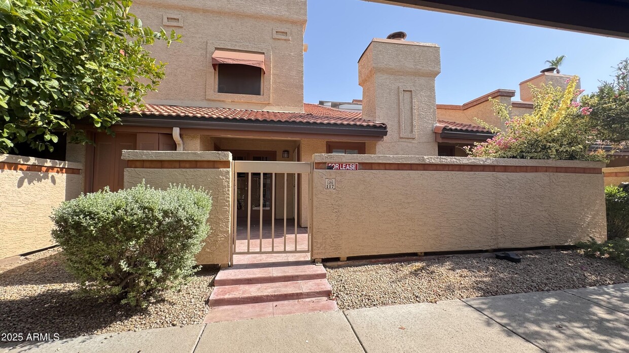 Primary Photo - 6900 E Gold Dust Ave
