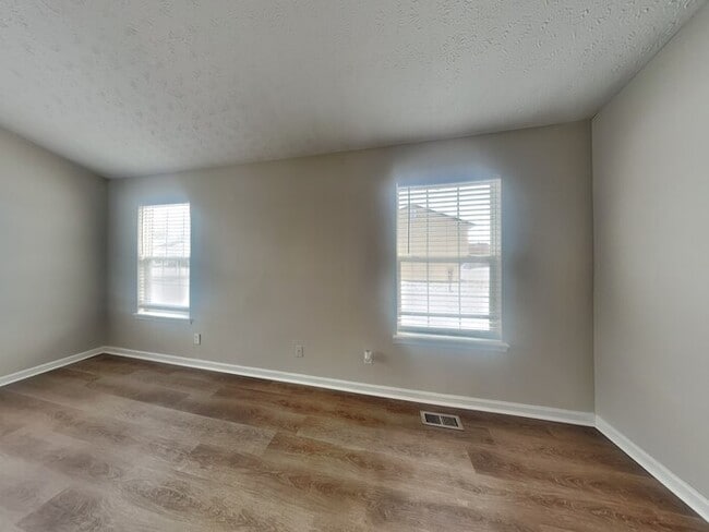 Building Photo - 10129 Arapahoe Dr
