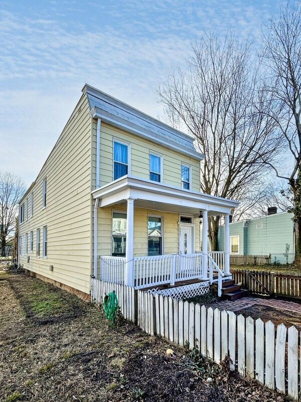 Building Photo - 3021 Grayland Ave