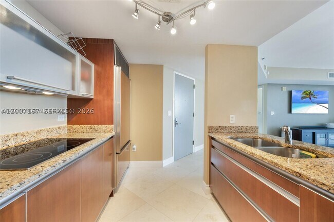 Building Photo - 17201 Collins Ave