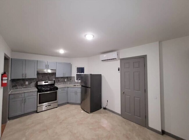 Unit 1R - 200 Parkhurst St