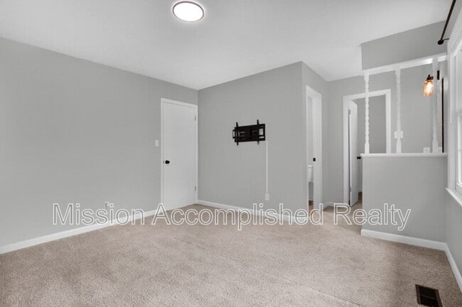 Foto del edificio - 3304 Redfox Rd
