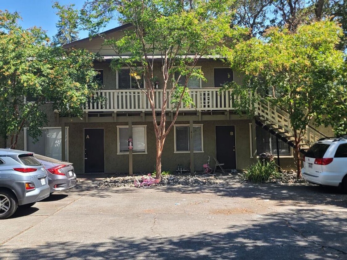 415 Maple St Unit B, Chico, CA 95928 Room for Rent in Chico, CA